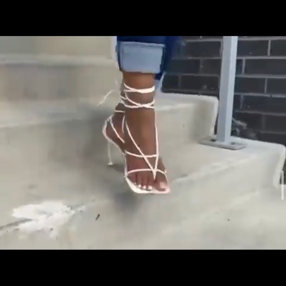White tie up heels - Picture 1 of 3
